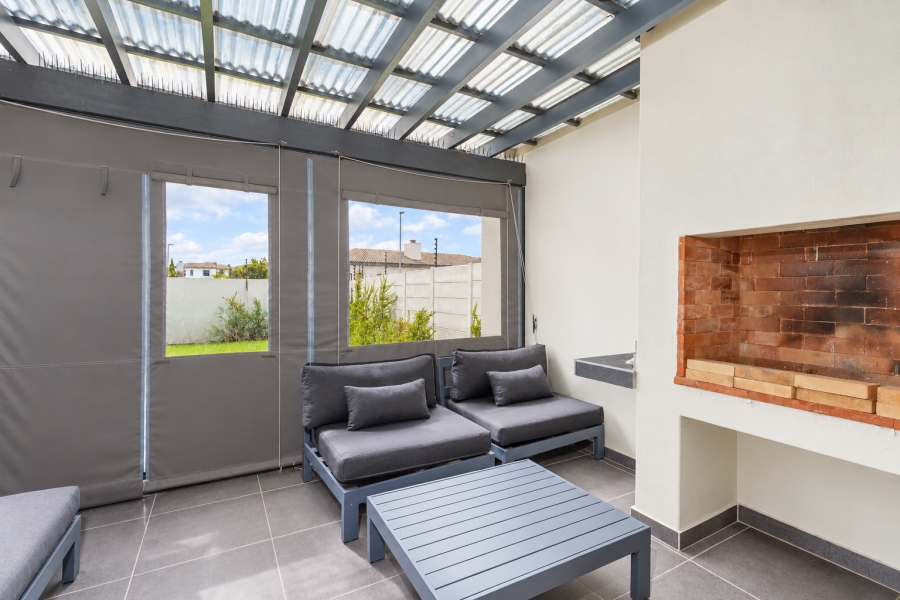 4 Bedroom Property for Sale in Parklands North Western Cape